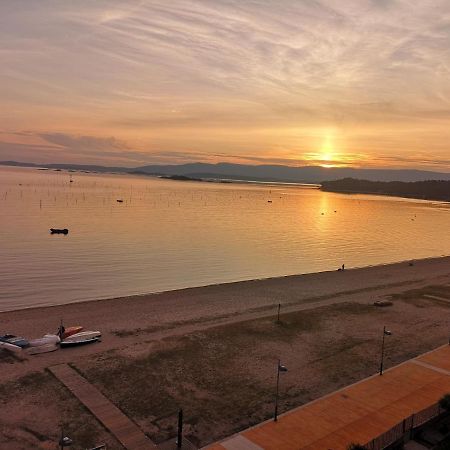 Precioso Apartamento En Primera Linea De Playa Вильягарсия-де-Ароса Экстерьер фото