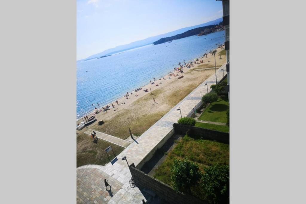 Precioso Apartamento En Primera Linea De Playa Вильягарсия-де-Ароса Экстерьер фото
