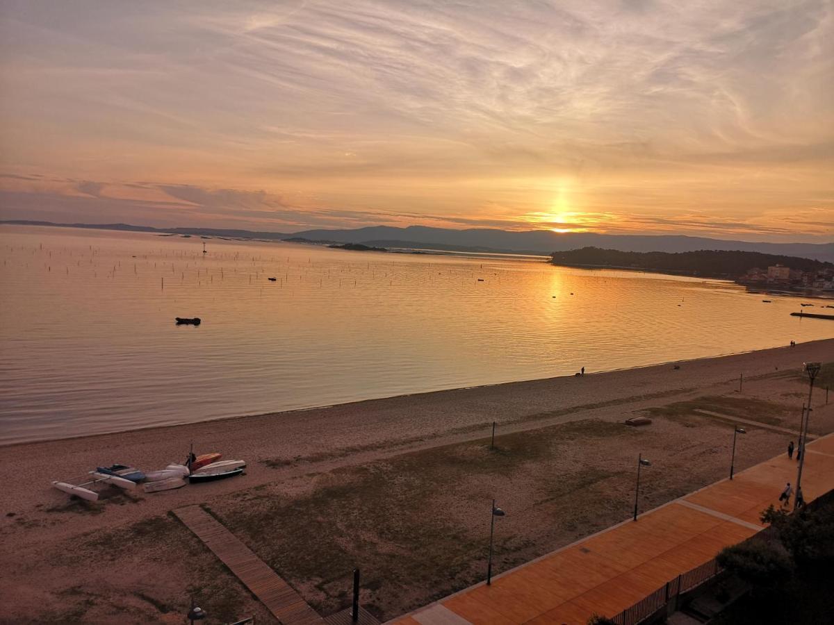 Precioso Apartamento En Primera Linea De Playa Вильягарсия-де-Ароса Экстерьер фото